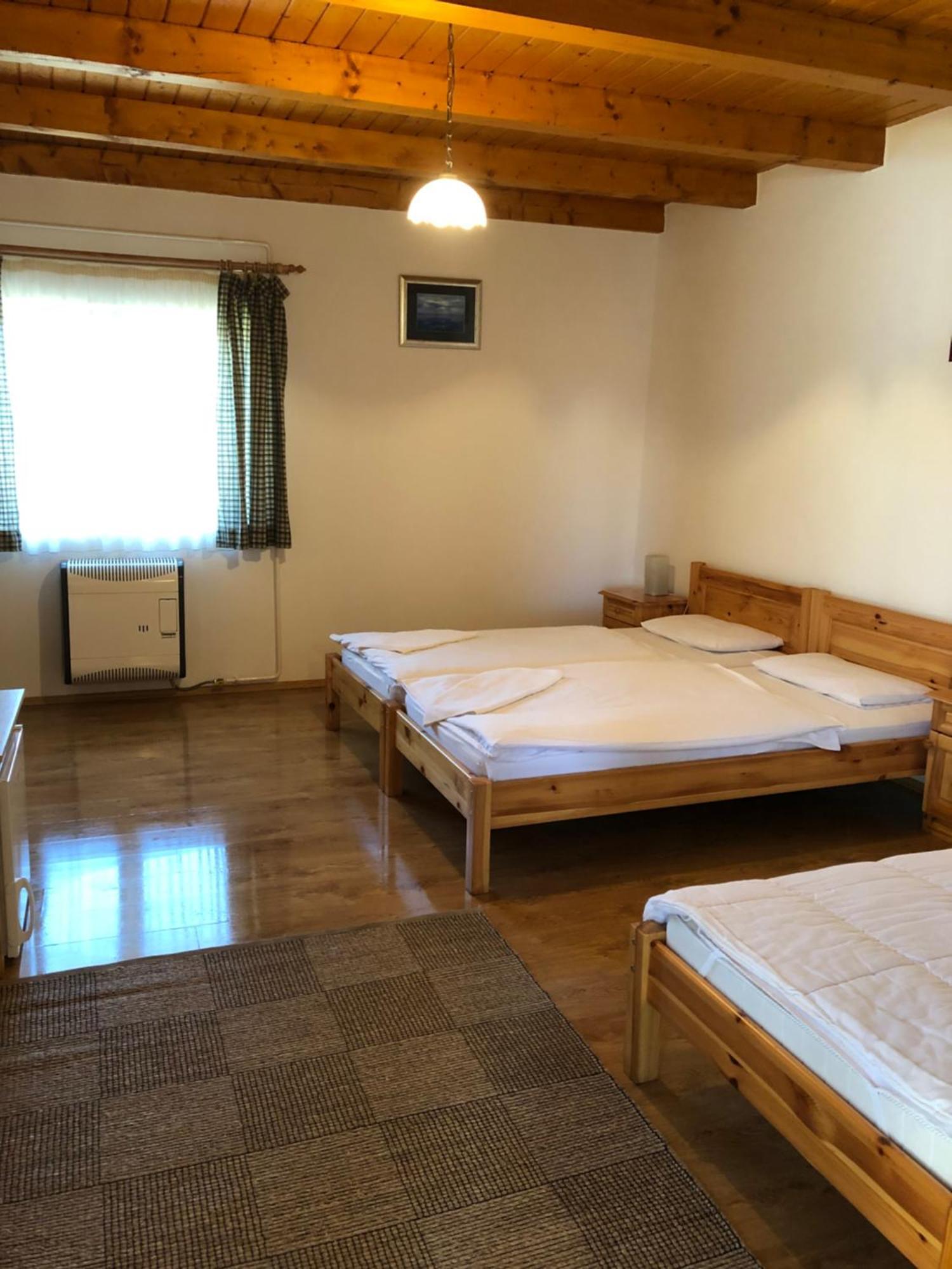Готель Tisza-Kert Vendeghaz -Tisza-Kert Vendeghaz II Тісафюред Екстер'єр фото